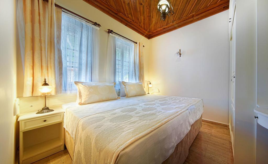 Minyon Hotel Анталия Екстериор снимка